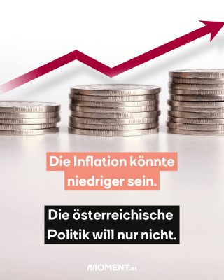 Münzen sind gestapelt. Links sind es fünf, in der Mitte acht und rechts 11 Münzen. Ein roter Pfeil liegt darüber und zeigt eine Entwicklung nach oben.