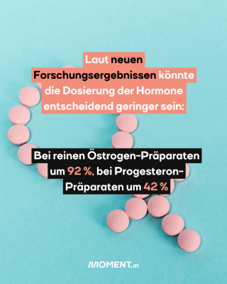 blauer Hintergrund mit rosa Pillen. Laut neuen Forschungsergebnissen könnte die Dosierung der Hormone entscheidend geringer sein