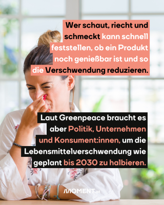 Eine Frau hält sich die Nase zu und verzieht das Gesicht.