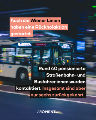 Ein Bus fährt eine Straße entlang. Der Hintergrund ist verschwommen. 