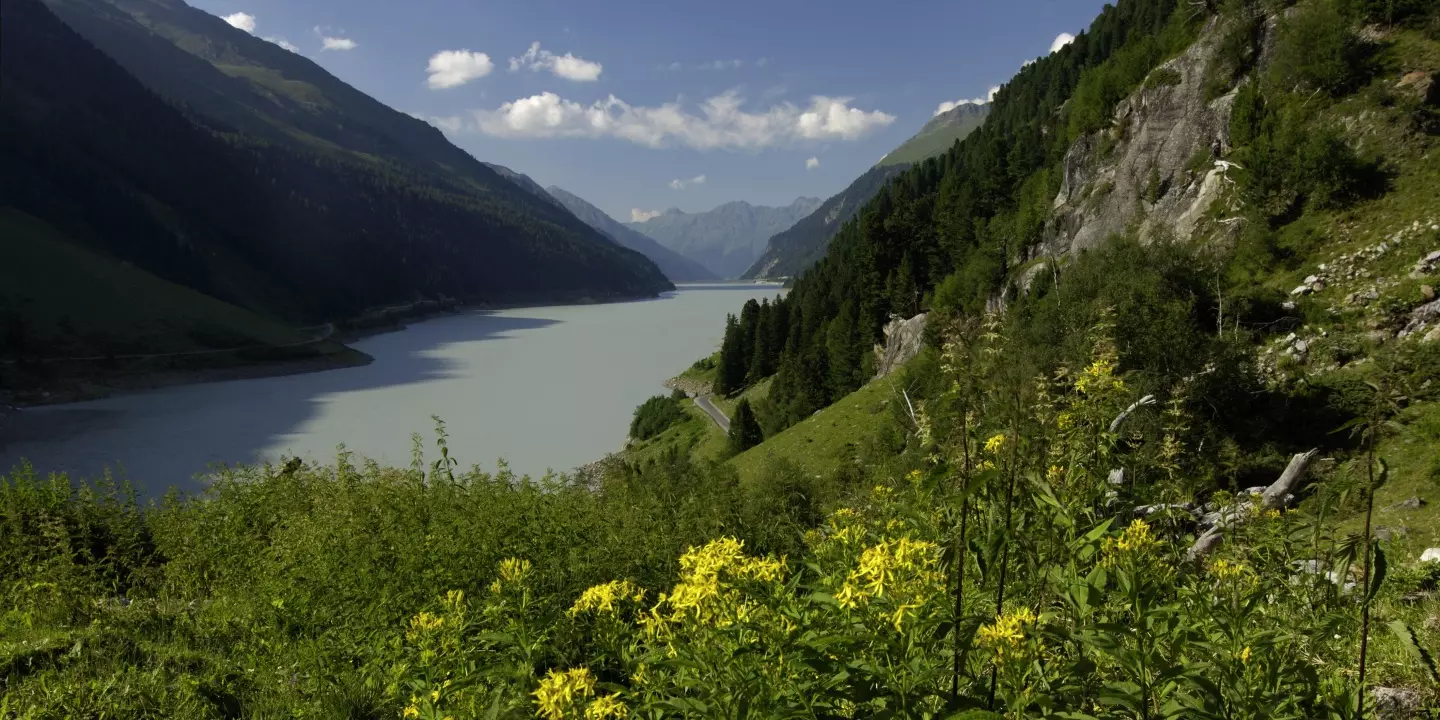 Fotografie von einem Stausee im Kaunertal