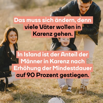 Mutter und Vater spielen mit ihrem Kind auf der Wiese.