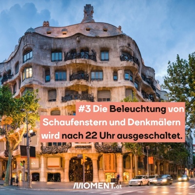 Energie sparen in Spanien - Die Beleuchtung von Schaufenstern und Denkmälern wird nach 22 Uhr ausgeschaltet. Man sieht ein berühmtes Bauwerk von Gaudi in Barcelona.