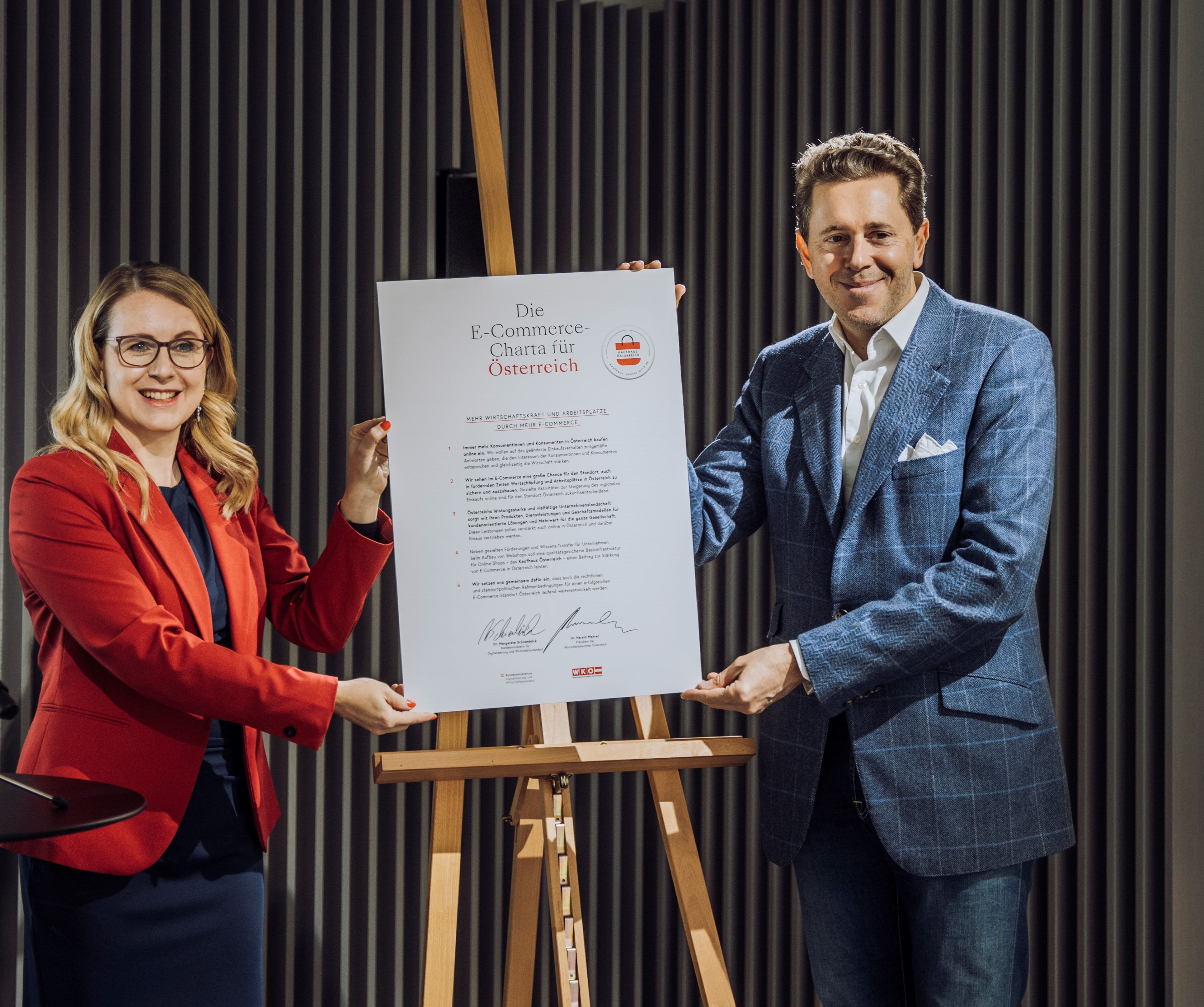 Margarete Schramböck und Harald Mahrer präsentierten im November 2020 das "Kaufhaus Österreich".