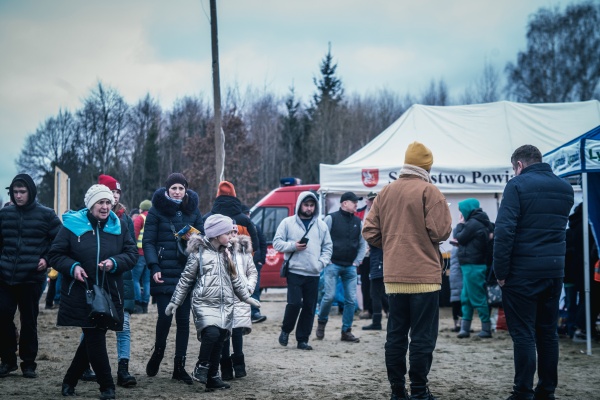 Grenzübergang Budomierz: Menschen aus der Ukraine flüchten nach Polen