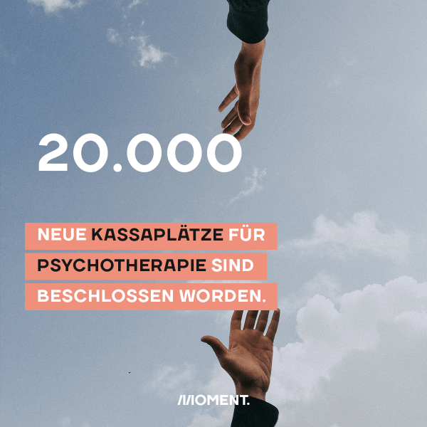 Foto zeigt zwei Hände, die sich vor einem blauen Himmel annähern. Zahl des Tages: 20.000 neue Kassaplätze für Psychotherapie sind beschlossen worden.