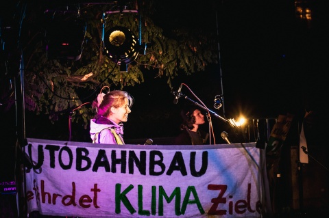 Der Bau einer Autobahn wie durch die Lobau in der Klimakrise bedeutet, dass Klimaschutz anderswo umso härter werden muss.