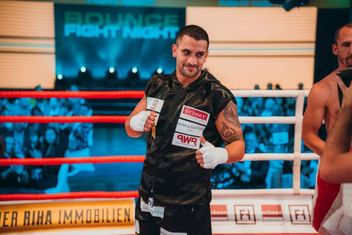 Boxer Marcos Nader im Ring.