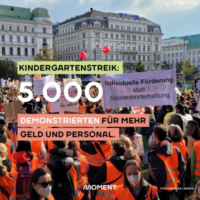 Streikende Personen auf der Votivwiese in Wien. Davor: Kindergartenstreik. 5.000 demonstrierten für mehr Geld und Personal.