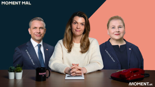 Im Bild sind Wirtschaftsminister Hattmansdorfer (ÖVP) und Sozialministerin Schumann (SPÖ) neben Barbara Blaha zu sehen. Im Beitrag geht es um Frauen in der Politik und wie sie strenger bewertet werden als Männer.