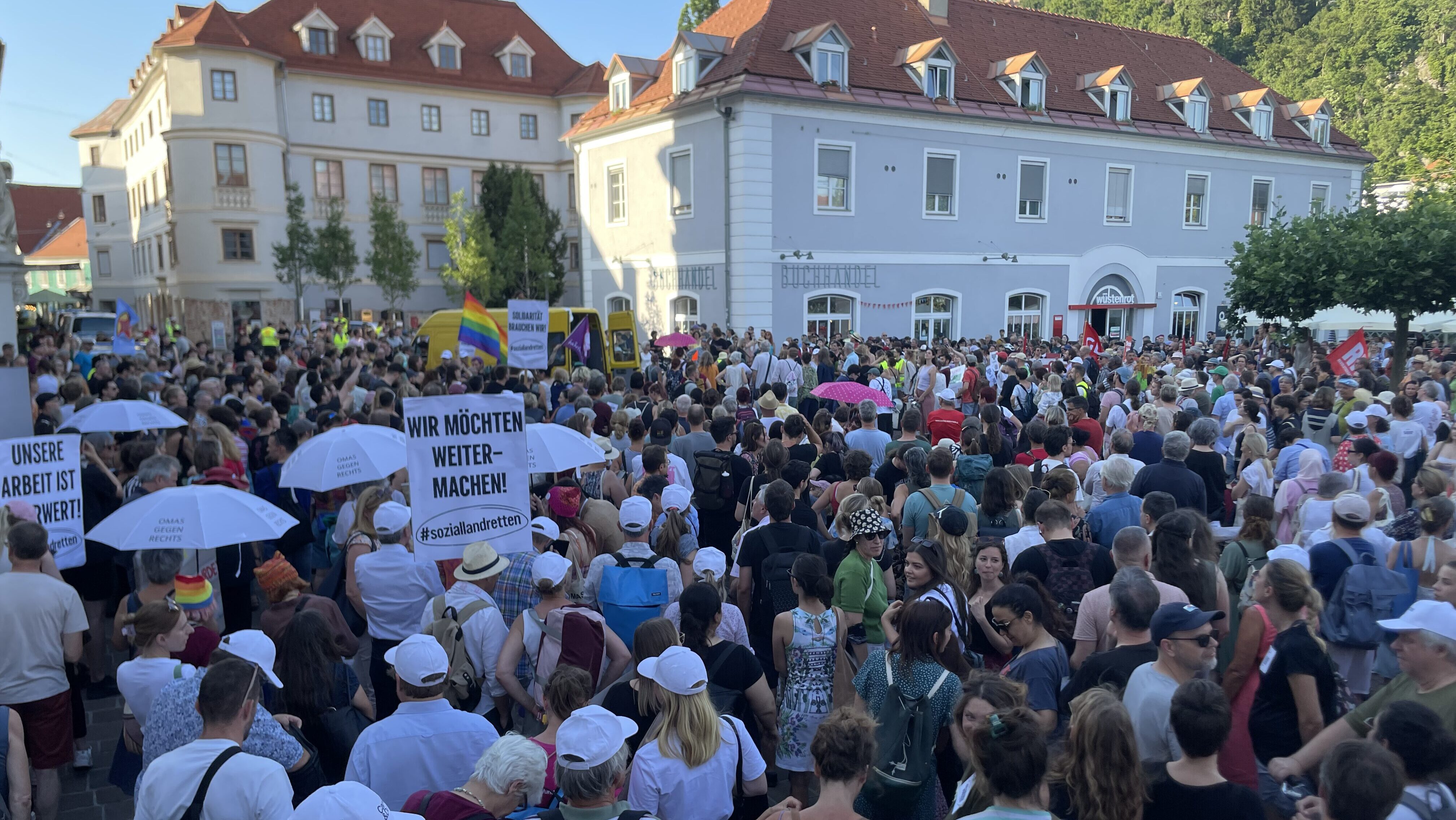 Blau-Schwarzer Kahlschlag im Sozialbereich: Protest in der Steiermark