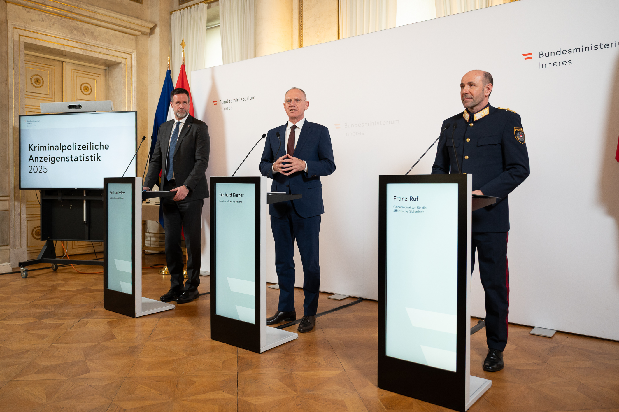 Die ÖVP nutzt die Kriminalitätsstatistik wieder für Hetze – und Medien machen mit